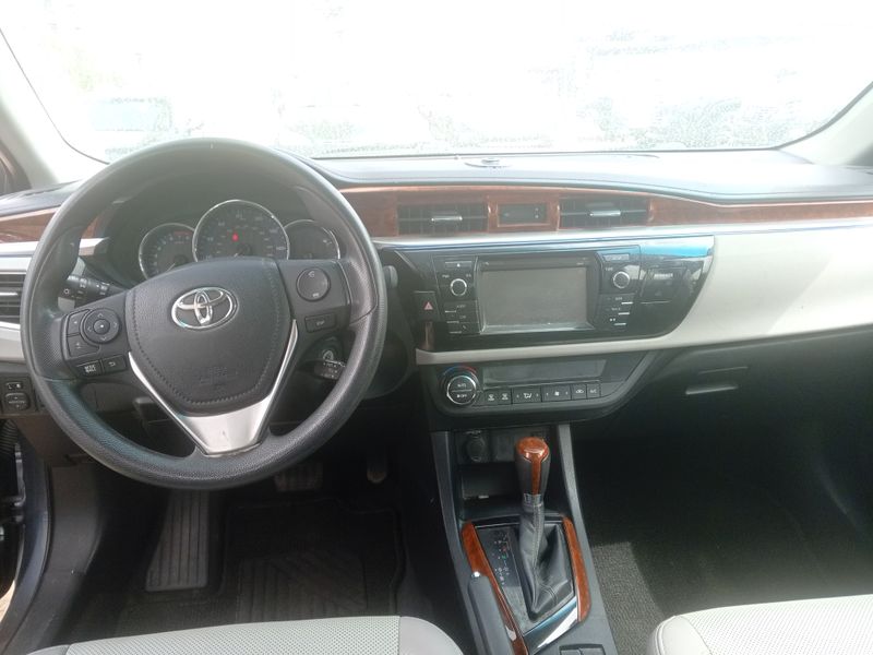 Thumbnail 6 of 2015 Toyota Corolla